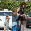 Jennifer Garner avec ses enfants Violet, Seraphina et Samuel à l'église à Pacific Palisades le 24 avril 2016