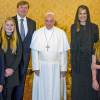Le roi Willem-Alexander et la reine Maxima des Pays-Bas ont été reçus au Vatican par le pape François le 26 avril 2016 avec leurs filles la princesse héritière Catharina-Amalia, la princesse Alexia et la princesse Ariane.