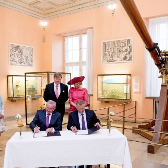 Le roi Willem-Alexander des Pays-Bas et la reine Maxima visitent le Deutches Museum de Munich le 13 avril 2016. 13/04/2016 - Munich