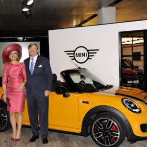 Le roi Willem-Alexander et la reine Maxima des Pays-Bas visitent le groupe BMW à l'occasion du séminaire "Urban Mobility" à Munich. Le 13 avril 2016 13/04/2016 - Munich