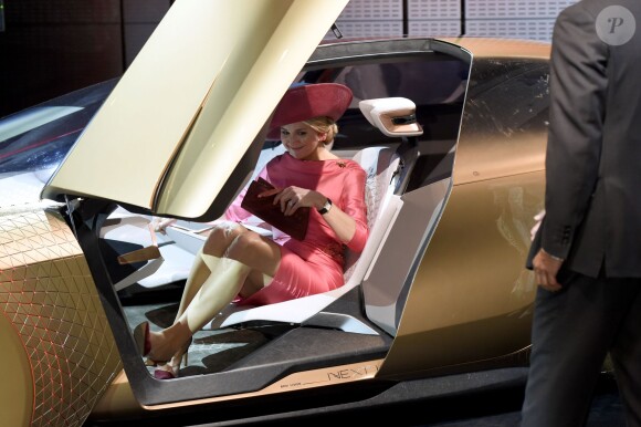 Le roi Willem-Alexander et la reine Maxima des Pays-Bas visitent le groupe BMW à l'occasion du séminaire "Urban Mobility" à Munich. Le 13 avril 2016 13/04/2016 - Munich