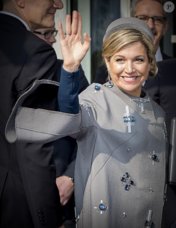 Le roi Willem-Alexander et la reine Maxima des Pays-Bas visitent le centre médical "Valley Center" à Erlangen. Le 14 avril 2016.  King Willem-Alexander and Queen Maxima of The Netherlands visits Siemens Healthcare where they get explanation about an MRI system and visit the production hall in Erlangen, Germany, 14 April 2016. The King and the Queen visit the state Bavaria in Germany 13 and 14 april.14/04/2016 - Erlangen