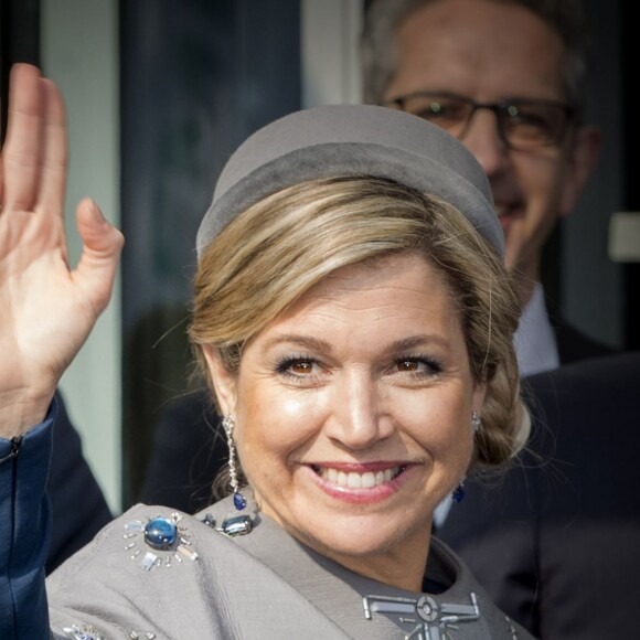 Le roi Willem-Alexander et la reine Maxima des Pays-Bas visitent le centre médical "Valley Center" à Erlangen. Le 14 avril 2016.  King Willem-Alexander and Queen Maxima of The Netherlands visits Siemens Healthcare where they get explanation about an MRI system and visit the production hall in Erlangen, Germany, 14 April 2016. The King and the Queen visit the state Bavaria in Germany 13 and 14 april.14/04/2016 - Erlangen