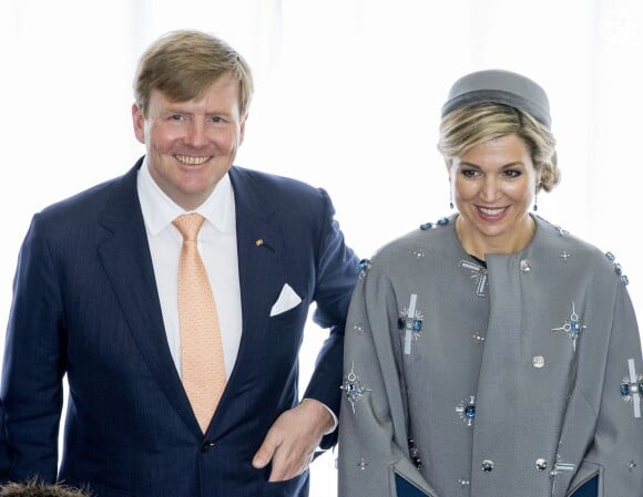 Le roi Willem-Alexander et la reine Maxima des Pays-Bas visitent le centre médical "Valley Center" à Erlangen. Le 14 avril 2016.  King Willem-Alexander and Queen Maxima of The Netherlands visits Siemens Healthcare where they get explanation about an MRI system and visit the production hall in Erlangen, Germany, 14 April 2016. The King and the Queen visit the state Bavaria in Germany 13 and 14 april.14/04/2016 - Erlangen
