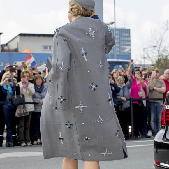 Le roi Willem-Alexander et la reine Maxima des Pays-Bas visitent le centre médical "Valley Center" à Erlangen. Le 14 avril 2016.  King Willem-Alexander and Queen Maxima of The Netherlands visits Siemens Healthcare where they get explanation about an MRI system and visit the production hall in Erlangen, Germany, 14 April 2016. The King and the Queen visit the state Bavaria in Germany 13 and 14 april.14/04/2016 - Erlangen