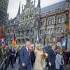 Le roi Willem-Alexander et la reine Maxima des Pays-Bas sont reçus par le maire de Munich Dieter Reiter et sa femme Petra à l'Hôtel de Ville de Munich, à l'occasion de leur voyage officiel en Bavière. Le 13 avril 2016.