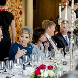 Le roi Willem-Alexander et la reine Maxima des Pays-Bas déjeunent au musée Tucherschloss de Nuremberg le 14 avril 2016. 14/04/2016 - Nuremberg