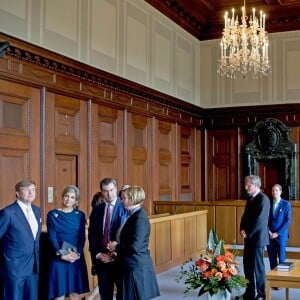 Le roi Willem-Alexander et la reine Maxima des Pays-Bas visitent le palais de justice de Nuremberg le 14 avril 2016. 14/04/2016 - Nuremberg