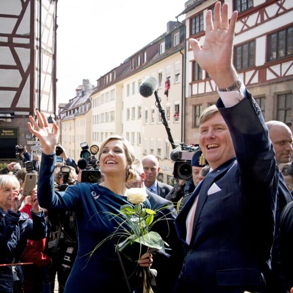 Le roi Willem-Alexander et la reine Maxima des Pays-Bas visitent la maison de l'artiste Albrecht Dürer à Nuremberg, le 14 avril 2016.14/04/2016 - Nuremberg