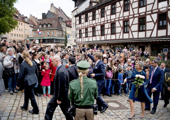 Le roi Willem-Alexander et la reine Maxima des Pays-Bas visitent la maison de l'artiste Albrecht Dürer à Nuremberg, le 14 avril 2016.14/04/2016 - Nuremberg