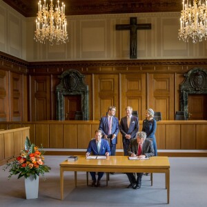 Le roi Willem-Alexander et la reine Maxima des Pays-Bas visitent le palais de justice de Nuremberg, à l'occasion de leur voyage en Bavière. Le 14 avril 2016  King Willem-Alexander and Queen Maxima of The Netherlands visits the palace of justice in Nurnberg, Germany 14 April 2016. The King and the Queen visit the state Bavaria in Germany 13 and 14 april.14/04/2016 - Nuremberg