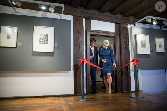 Le roi Willem-Alexander et la reine Maxima des Pays-Bas inaugurent une exposition dans la maison de l'artiste Albrecht Dürer à Nuremberg. Le 14 avril 2016.  King Willem-Alexander and Queen Maxima of The Netherlands visits the palace of justice in Nurnberg, Germany 14 April 2016. The King and the Queen visit the state Bavaria in Germany 13 and 14 april.14/04/2016 - Nuremberg