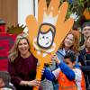Le roi Willem-Alexander et la reine Maxima des Pays-Bas lors de l'inauguration des "King Games" à Amsterdam. Le 22 avril 2016  22-4-2016 - AMSTERDAM - King Willem-Alexander and Queen Maxima attend Friday April 22 at a portion of the King Games in Amsterdam. The day begins with a festive breakfast, then we dance by the students and sports. In Amsterdam, more than 28,500 students from 133 schools participated in the King Games. They are accompanied by around 2,800 teachers. breakfast at the King Games and sports students at various locations in Amsterdam. This year will open the royal couple King Games on primary Drost Burg.22/04/2016 - Amsterdam