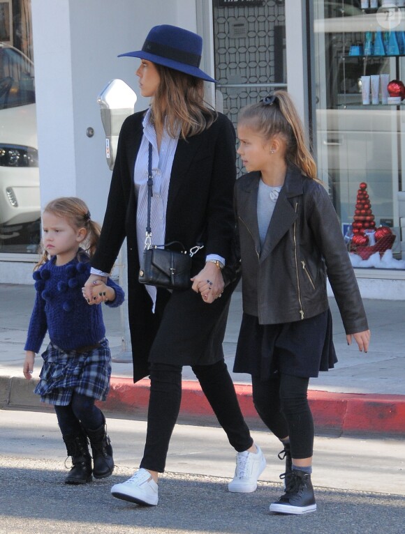 Jessica Alba et ses filles Honor et Haven sont allées au 'M Cafe' à Beverly Hills, le 28 novembre 2015