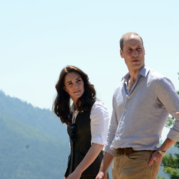 Kate Middleton et le prince William au monastère "Tiger's Nest Taktsang Lhakhang" à Paro, à l'occasion de leur voyage au Bhoutan le 15 avril 2016