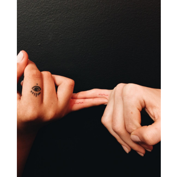 Kylie Jenner et sa copine Jordyn Woods se sont offerts le même tatouage. Photo publiée sur Instagram, le 2 mai 2016