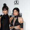 Kylie Jenner et sa soeur Kendall Jenner - La 43ème cérémonie annuelle des "American Music Awards" à Los Angeles, le 22 novembre 2015.