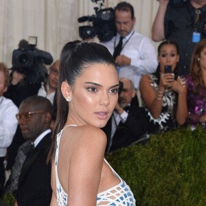 Kendall Jenner - Met Gala 2016, vernissage de l'exposition "Manus x Machina" au Metropolitan Museum of Art à New York, le 2 mai 2016.