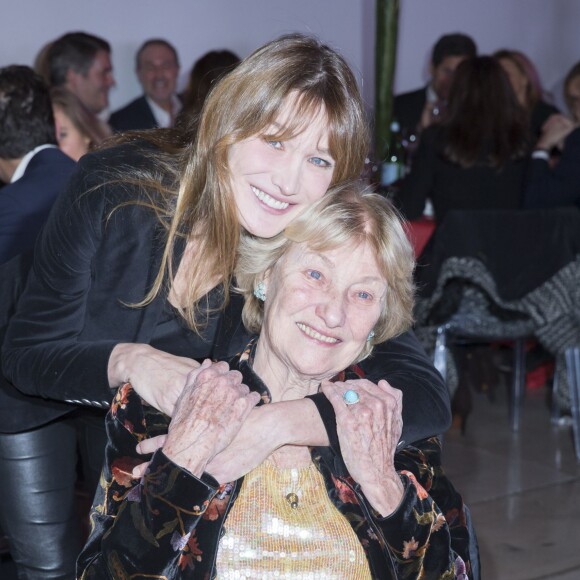 Carla Bruni et sa mère Marisa au Palais d'Iéna à Paris le 8 décembre 2014