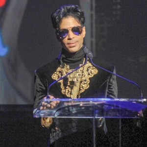 Prince annonçant sa nouvelle tournée ''Welcome 2 America'' lors d'une conférence au Apollo Theater à New York le 14 octobre 2010