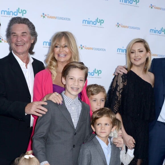 Oliver Hudson, Kurt Russell, Goldie Hawn, Kate Hudson et Wyatt Russell lors de la soirée Goldie's Love In For Kids à Beverly Hills, le 6 mai 2016.