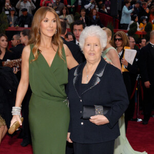 Céline Dion et sa mère Thérèse Dion à la cérémonie des Oscars à Los Angeles le 25 février 2007.
