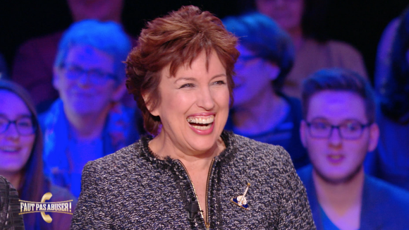 Roselyne Bachelot tacle François Hollande dans "Faut pas abuser" présentée par Julien Courbet et diffusée sur D8 le 10 mai 2016 à 21h00.