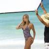 Stella Maxwell en pleine séance photo pour la marque Victoria's Secret sur la plage de Miami. Le 10 mai 2016.