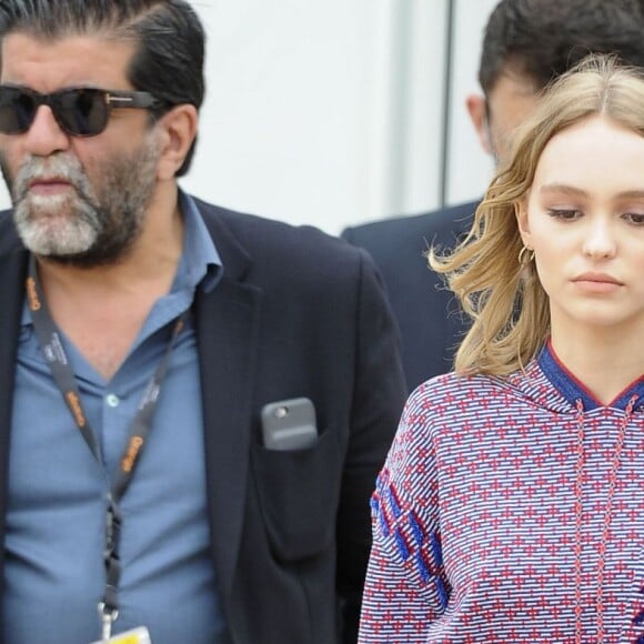 Lily-Rose Depp et Philippe, son chauffeur, garde du corps et homme de confiance au restaurant Agora lors du 69ème Festival international du film de Cannes le 13 mai 2016. © Pierre Perusseau / Bestimage