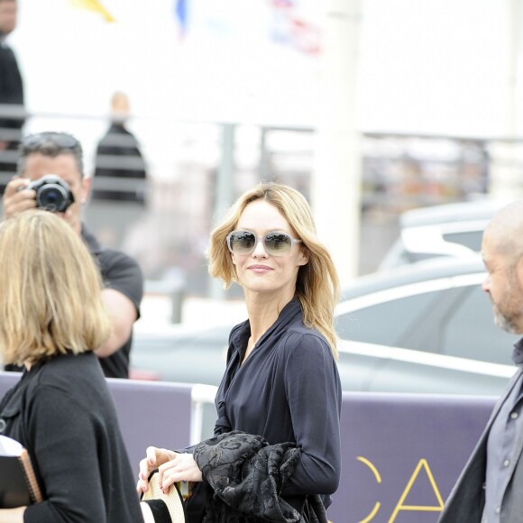 Vanessa Paradis au restaurant Agora lors du 69ème Festival international du film de Cannes le 13 mai 2016. © Pierre Perusseau / Bestimage