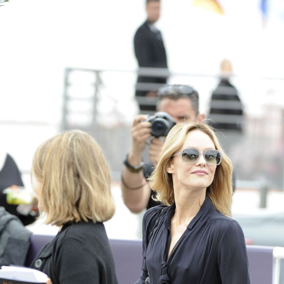 Vanessa Paradis au restaurant Agora lors du 69ème Festival international du film de Cannes le 13 mai 2016. © Pierre Perusseau / Bestimage