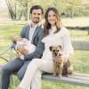 La princesse Sofia, Carl Philip de Suède et leur nouveau-né, le prince Alexander de Suède, photographiés au palais de Drottningholm à Stockholm à l'occasion des 37 ans du prince Carl Philip.