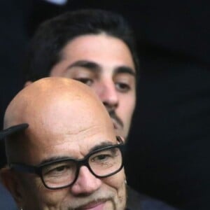 Pascal Obispo et sa femme Julie Hantson lors de PSG - Nantes au Parc des Princes le 14 mai 2016, dernier match de la saison, qui signait les adieux de Zlatan Ibrahimovic au Paris Saint-Germain et à la Ligue 1.