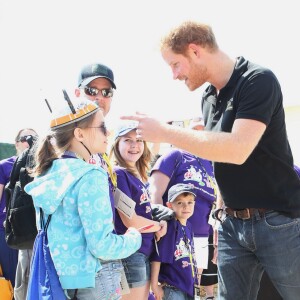 Le prince Harry arrive aux Jeux Invictus à Orlando, en Floride le 6 mai 2016. il a rencontré les athlètes des pays concurrents comme l'Australie, l'Angleterre, l'Italie, la Jordanie et les États-Unis.06/05/2016 - Orlando