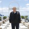 Exclusif - Claude Lelouch en séance de pose sur la plage Bâoli pendant le 69e Festival international du film de Cannes le 12 mai 2016. © Philippe Doignon/LMS/Bestimage