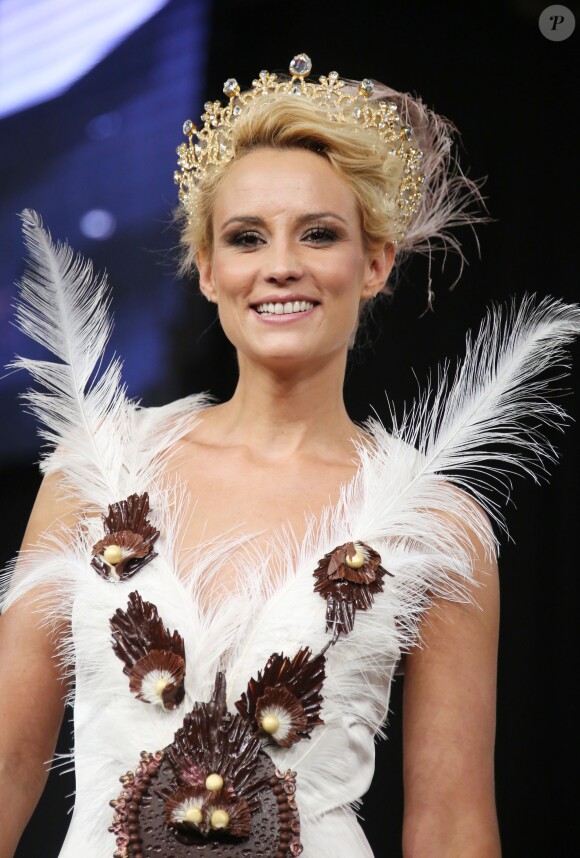 Elodie Gossuin - Défilé du 20e salon du chocolat 2014 à la Porte de Versailles à Paris le 28 octobre 2014.