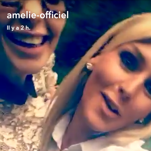 Nabilla Benattia et Amélie Neten : photo délirante le 17 mai 2016, à l'hôtel Monceau Wagram, à Paris