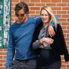 Candice Swanepoel enceinte se promène avec son fiancé Hermann Nicoli dans le quartier de Soho à New York, le 9 mai 2016