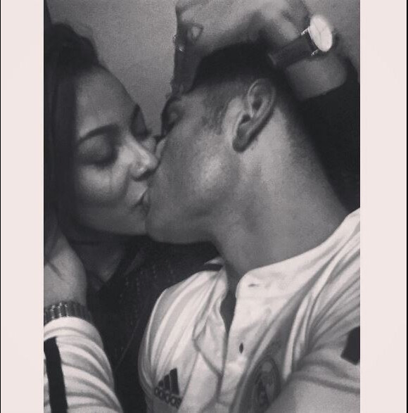 Nehuda et Ricardo en couple : baiser pour les candidats des "Anges 8", sur Instagram