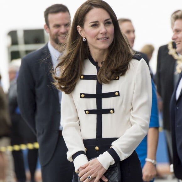 Kate Middleton, duchesse de Cambrisge, à Portsmouth le 20 mai 2016 pour soutenir le 1851 Trust dont elle est la marraine, association de promotion de la voile soutenue par l'équipe de Ben Ainslie (Ben Ainslie Racing) pour la Coupe de l'America 2017.