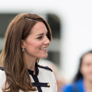 Kate Middleton, duchesse de Cambrisge, à Portsmouth le 20 mai 2016 pour soutenir le 1851 Trust dont elle est la marraine, association de promotion de la voile soutenue par l'équipe de Ben Ainslie (Ben Ainslie Racing) pour la Coupe de l'America 2017.