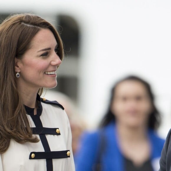 Kate Middleton, duchesse de Cambrisge, à Portsmouth le 20 mai 2016 pour soutenir le 1851 Trust dont elle est la marraine, association de promotion de la voile soutenue par l'équipe de Ben Ainslie (Ben Ainslie Racing) pour la Coupe de l'America 2017.