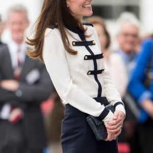 Kate Middleton, duchesse de Cambrisge, à Portsmouth le 20 mai 2016 pour soutenir le 1851 Trust dont elle est la marraine, association de promotion de la voile soutenue par l'équipe de Ben Ainslie (Ben Ainslie Racing) pour la Coupe de l'America 2017.