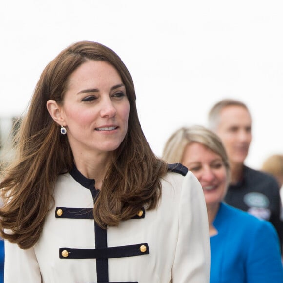 Kate Middleton, duchesse de Cambrisge, à Portsmouth le 20 mai 2016 pour soutenir le 1851 Trust dont elle est la marraine, association de promotion de la voile soutenue par l'équipe de Ben Ainslie (Ben Ainslie Racing) pour la Coupe de l'America 2017.