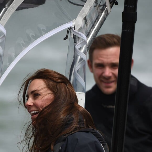 Kate Middleton, duchesse de Cambridge, a profité de sa visite de soutien au 1851 Trust à Portsmouth le 20 mai 2016 pour embarquer avec Ben Ainslie et son équipage (Ben Ainslie Racing) à bord du Solent, pour un entraînement en vue de la Coupe de l'America 2017.