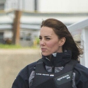 Kate Middleton, duchesse de Cambridge, a profité de sa visite de soutien au 1851 Trust à Portsmouth le 20 mai 2016 pour embarquer avec Ben Ainslie et son équipage (Ben Ainslie Racing) à bord du Solent, pour un entraînement en vue de la Coupe de l'America 2017.