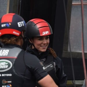 Kate Middleton, duchesse de Cambridge, a profité de sa visite de soutien au 1851 Trust à Portsmouth le 20 mai 2016 pour embarquer avec Ben Ainslie et son équipage (Ben Ainslie Racing) à bord du Solent, pour un entraînement en vue de la Coupe de l'America 2017.