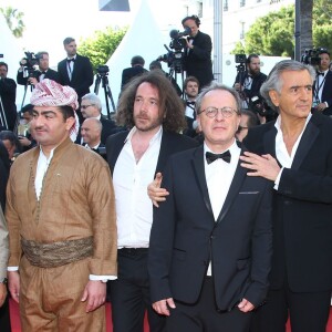 Bernard-Henri Lévy avec l'équipe de Peshmerga, Mustapha Ali Jaafar, Serwan Sabir Barzani, Camille Lotteau, François Margolin, Gilles Hertzog - Montée des marches du film "The Last Face" lors du 69ème Festival International du Film de Cannes. Le 20 mai 2016. © Olivier Borde-Cyril Moreau/Bestimage
