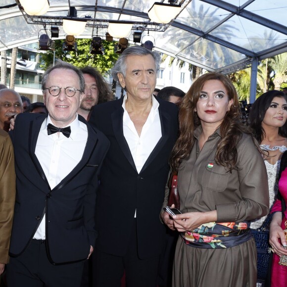 Bernard-Henri Lévy avec l'équipe de Peshmerga, Mustapha Ali Jaafar, Serwan Sabir Barzani, Camille Lotteau, François Margolin, Gilles Hertzog - Montée des marches du film "The Last Face" lors du 69ème Festival International du Film de Cannes. Le 20 mai 2016. © Olivier Borde-Cyril Moreau/Bestimage