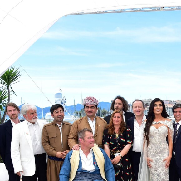 Olivier Jacquin, Jacques Beres, Serwan Sabir Barzani, Camille Lotteau, Ali Kheder Lhatoon, François Margolin, Helly Luv, Gilles Hertzog, Bernard-Henri Lévy,Mustafa Ali Jaafar au photocall de "Peshmerga" de Bernard-Henri Lévy au 69ème Festival de Cannes le 20 mai 2016. © Giancarlo Gorassini / Bestimage